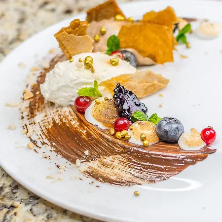 Azur 3* شيوفوك